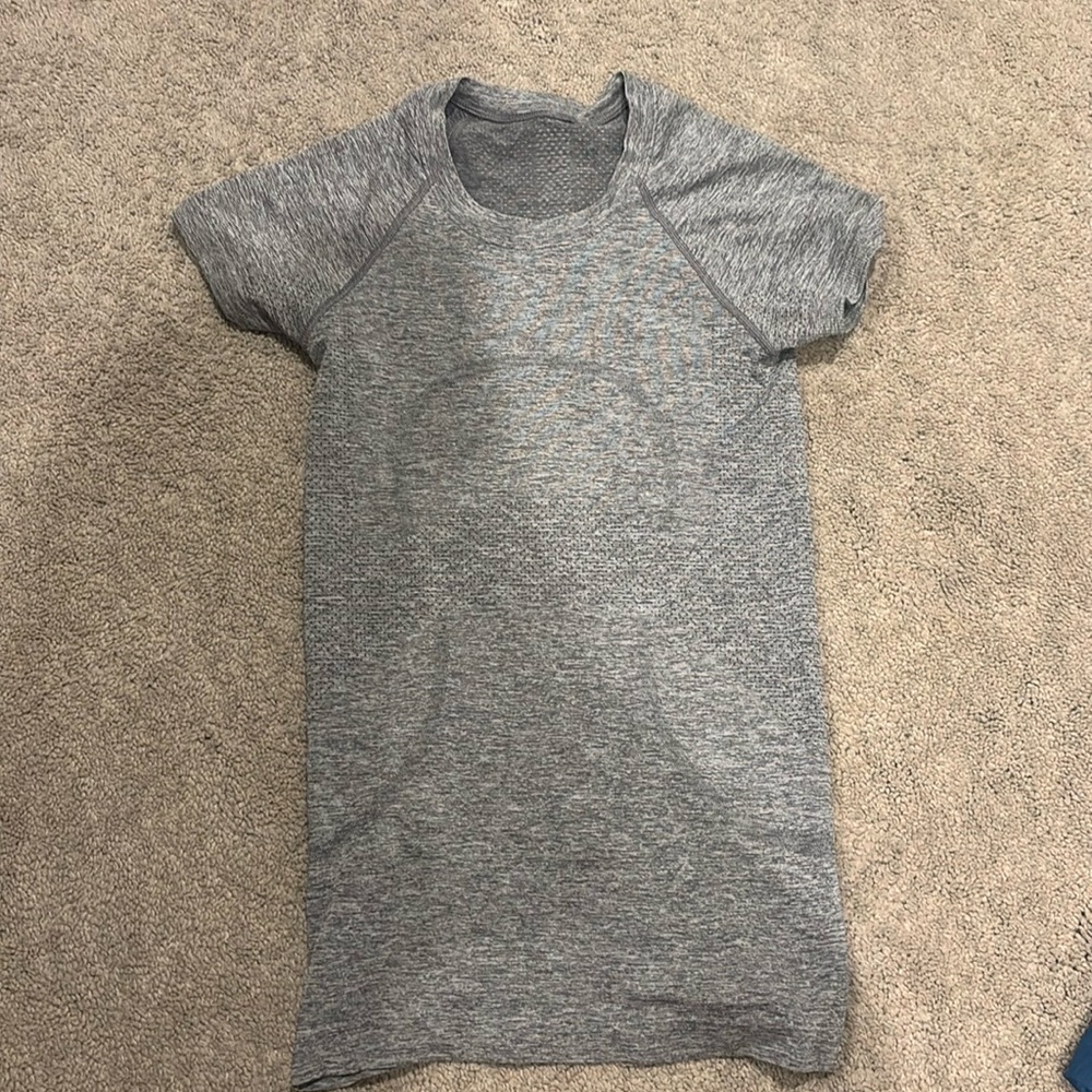 Swiftly Tech Short-Sleeve Shirt 2.0
Never worn